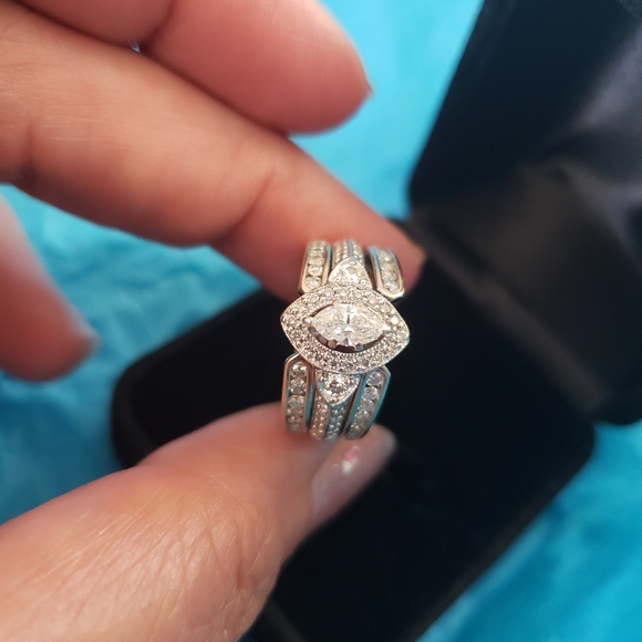 ⭐SOLD ⭐ Natural Diamond Ring set - 14K - Picture 5 of 17